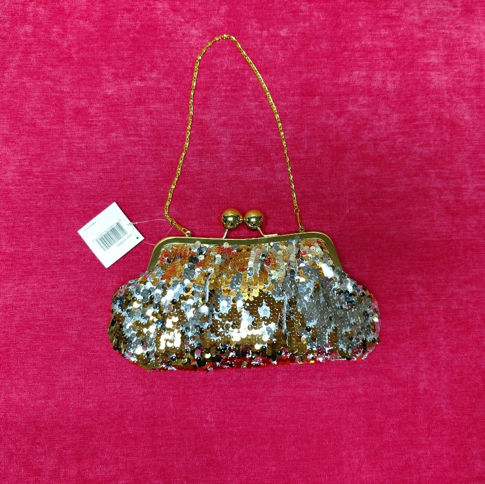 🆕️Gold and silver sequined clutch NWT